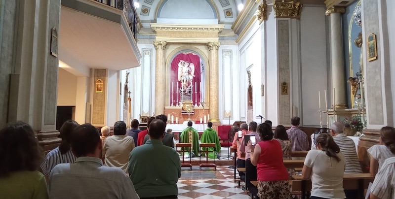Momento Adoracion Eucaristica