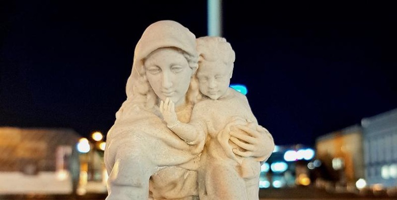 PatronaPazPlazaMayorKiev24