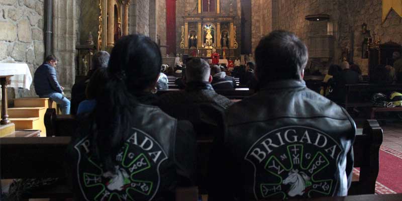 Peregrinacion motera espaldas