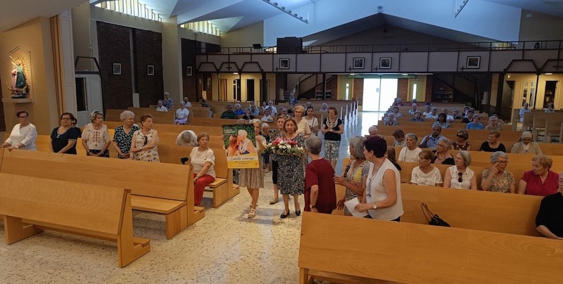 Procesion Entrada Misa Mayores V4 24