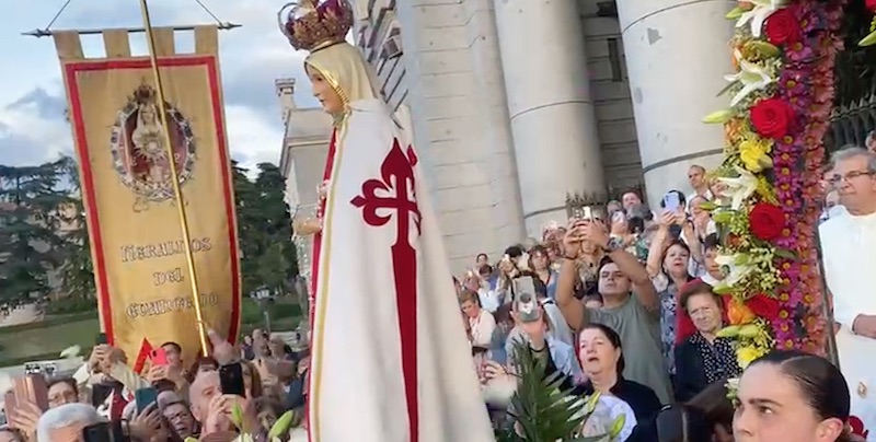Procesion Virgen Fatima24