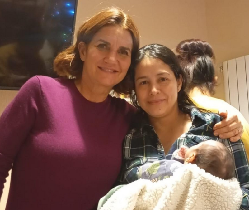 Screenshot 2025 12 11 at 15 24 22 Madres y jovenes cocinan solidaridad en el Hogar Santa Barbara Caritas Madrid1