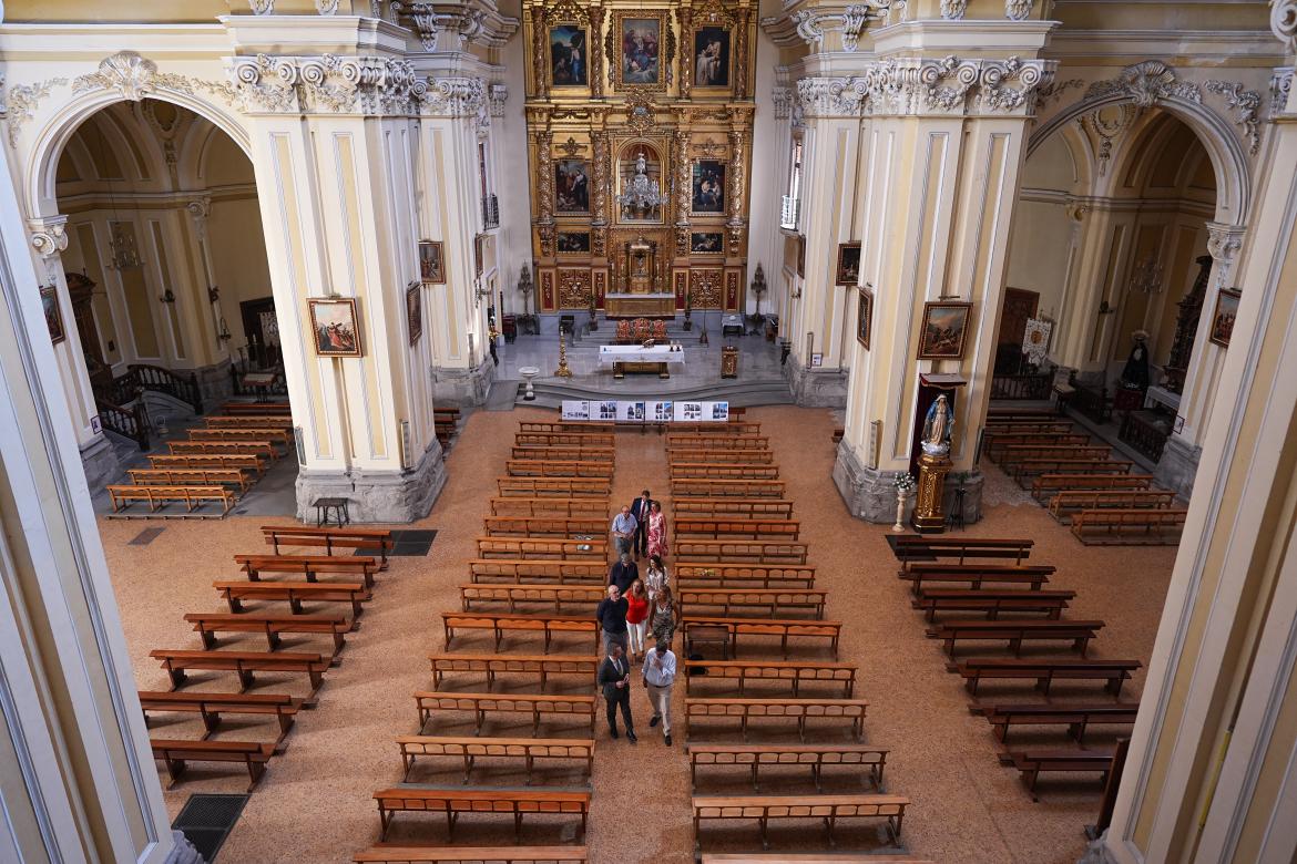 de paco serrano visita la iglesia de san millan y san cayetano 3