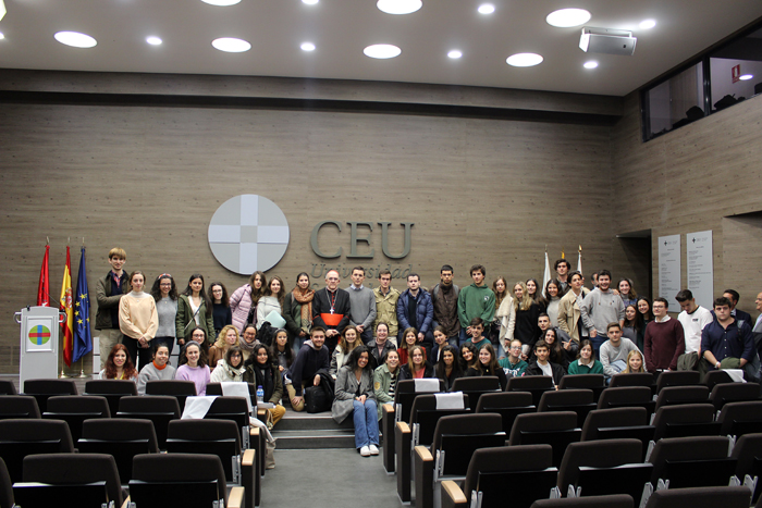 2019-04-26 - Visita del cardenal Osoro a la universidad CEU San Pablo