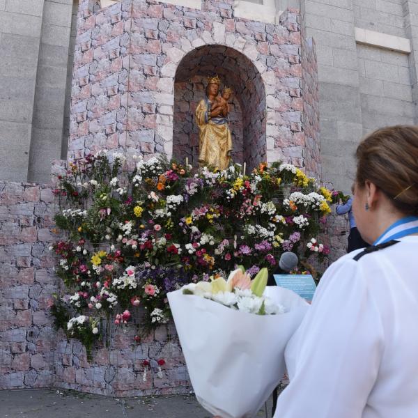 2015-05-31 - Ofrenda Floral de las familias a la Virgen de la Almudena
