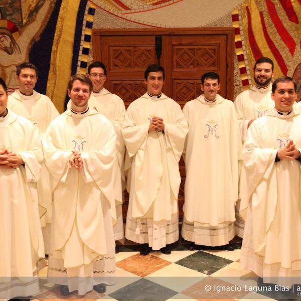 2016-04-23 - Ordenación de Presbíteros en Santa María la Real de la Almudena