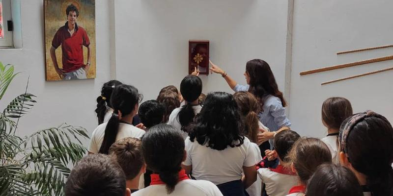 El santo Carlo Acutis, un ejemplo «rico y cercano» para los jóvenes del colegio San Eulogio