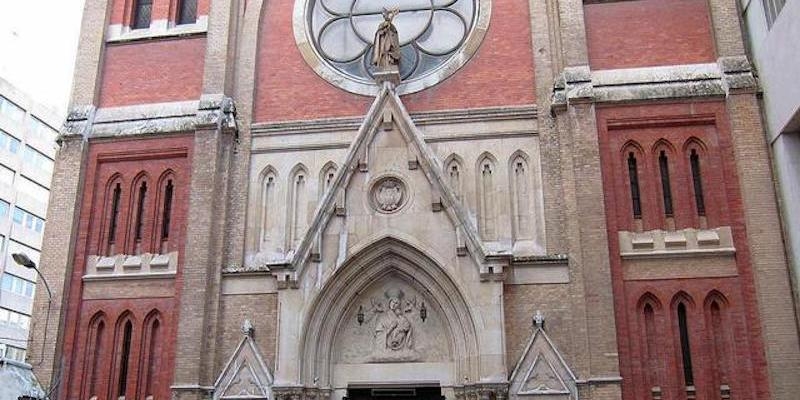 Nuestra Se&ntilde;ora del Perpetuo Socorro acoge un encuentro de monse&ntilde;or Santos Montoya con los j&oacute;venes del arciprestazgo