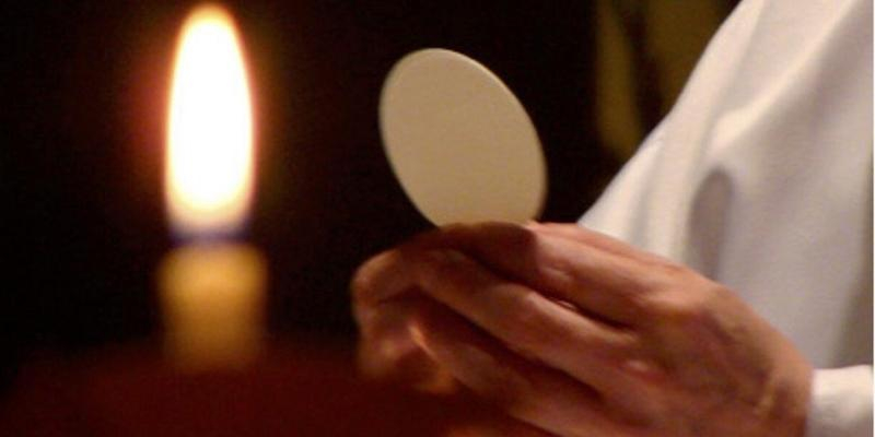 La Vicar&iacute;a VII celebra en Sant&iacute;sima Trinidad de Collado Villalba una vigilia de oraci&oacute;n por la paz en Ucrania y en el mundo