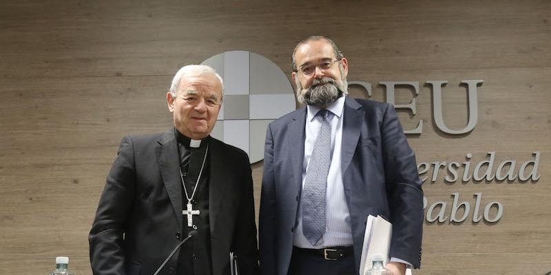 Monse&ntilde;or Renzo Fratini: &laquo;La Iglesia desea desarrollarse libremente al servicio de todos&raquo;