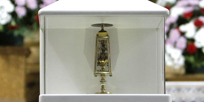 El monasterio de la Encarnaci&oacute;n presenta la reliquia de san Pantale&oacute;n para la veneraci&oacute;n popular en su festividad lit&uacute;rgica