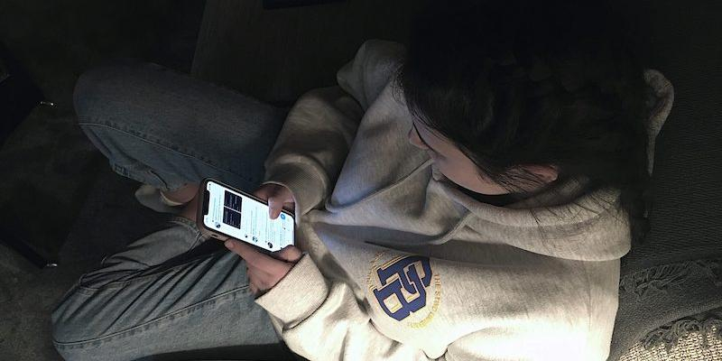 C&aacute;ritas avisa de que uno de cada cinco j&oacute;venes est&aacute; en riesgo de uso adictivo de las pantallas