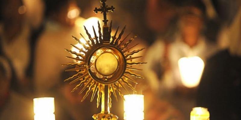 La Adoración Nocturna celebra en la Milagrosa su vigilia diocesana del Corpus
