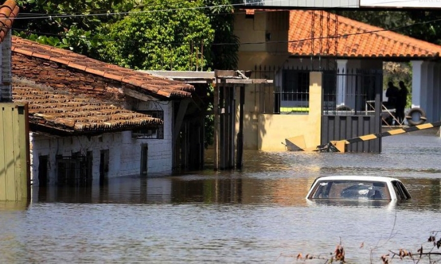 Miles de evacuados por las inundaciones en Paraguay, Argentina, Uruguay y Brasil