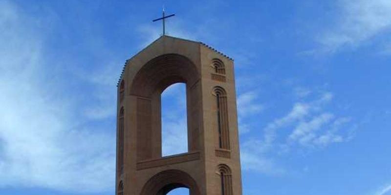 Gil Gonz&aacute;lez imparte el sacramento de la Confirmaci&oacute;n en Santa Mar&iacute;a de Can&aacute;