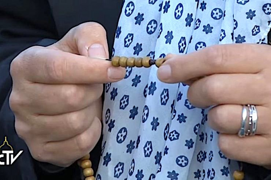 Francisco exhorta: &lsquo;En el Mes de Mar&iacute;a recemos el Santo Rosario&rsquo;