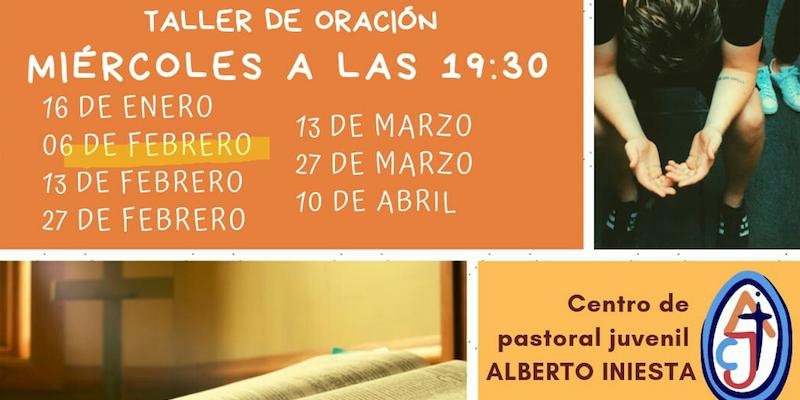 El Centro Juvenil Alberto Iniesta acoge un taller para aprender a rezar