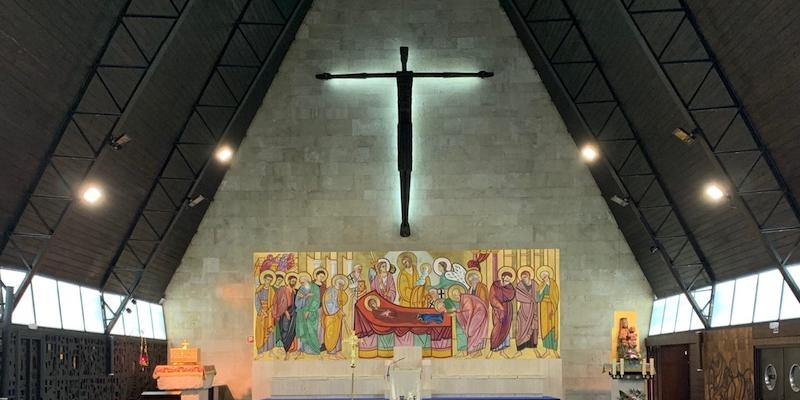 El arzobispo de Madrid preside una Misa con sacramento de la Confirmaci&oacute;n en Nuestra Se&ntilde;ora del Tr&aacute;nsito