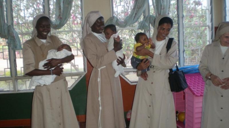 Infancia Misionera y una maternidad de Malawi