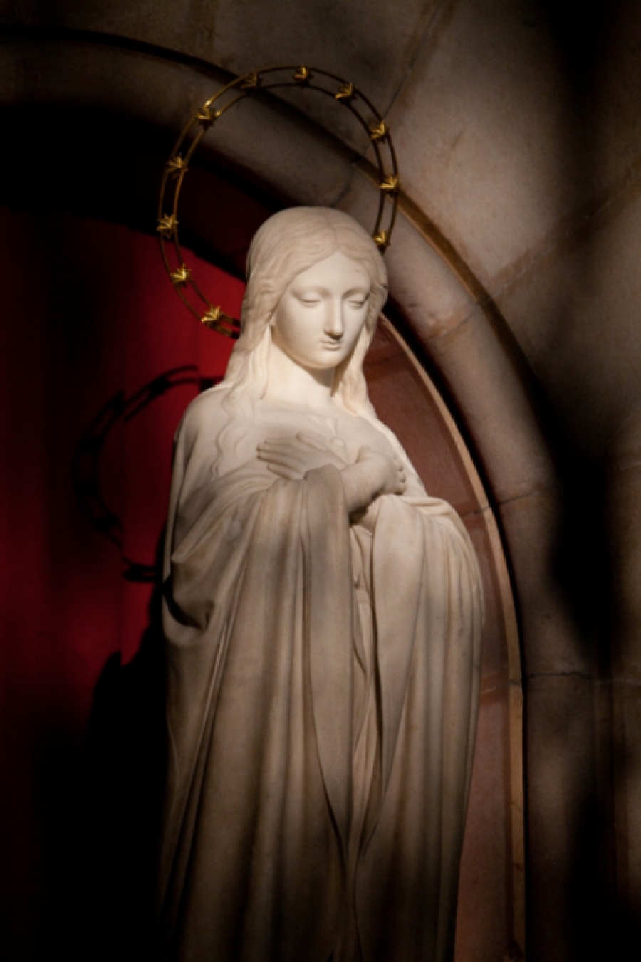 Misa por las mam&aacute;s en la Cripta de la catedral