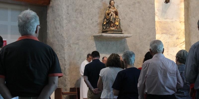 Los voluntarios de Cáritas del arciprestazgo del Barrio del Pilar se reúnen en Santa María del Val