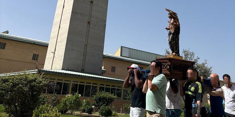 La Virgen del Rosario visita a los internos de Soto del Real: &laquo;Se despidieron de Ella con l&aacute;grimas&raquo;
