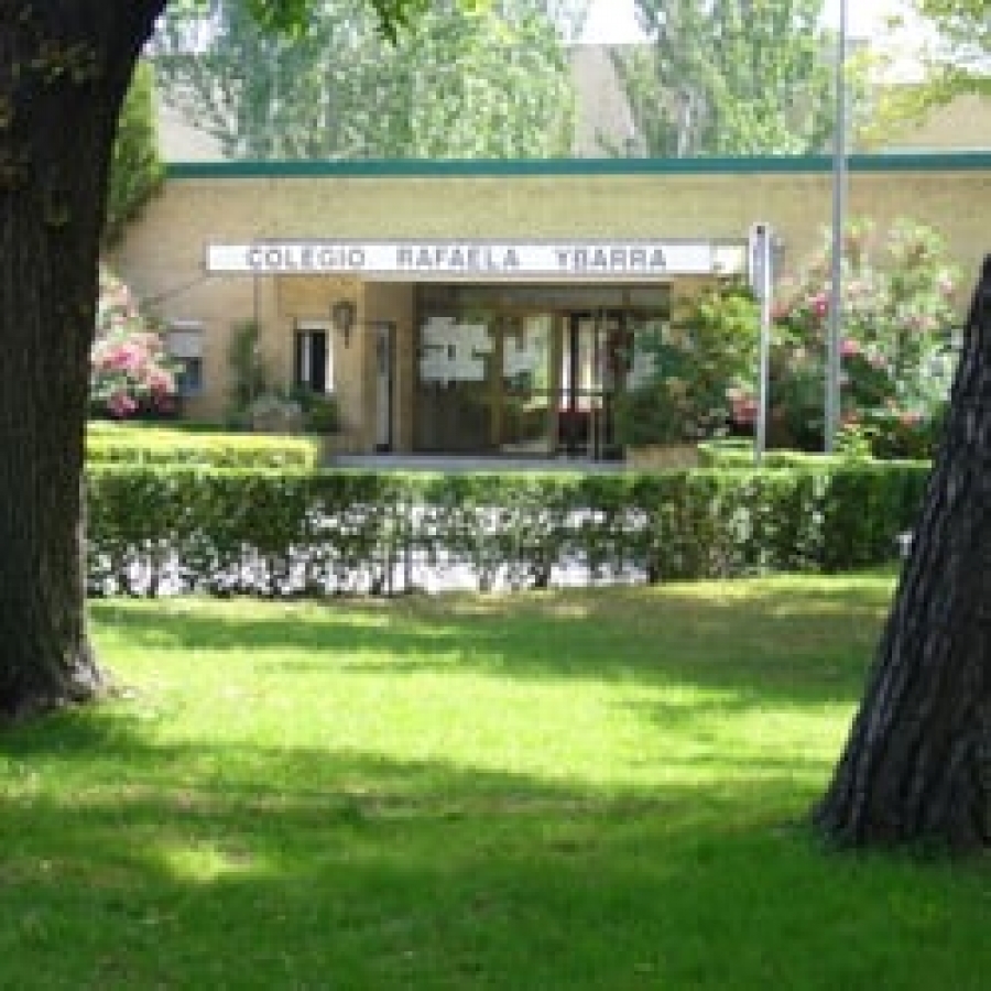 C&aacute;ritas Vicar&iacute;a V se hace presente en el colegio Rafaela Ibarra