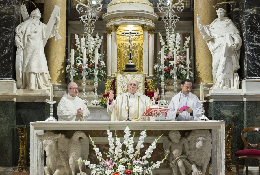 Monse&ntilde;or Osoro participa en Valencia en el encuentro de Taiz&eacute; y preside una misa en la Bas&iacute;lica de la Virgen