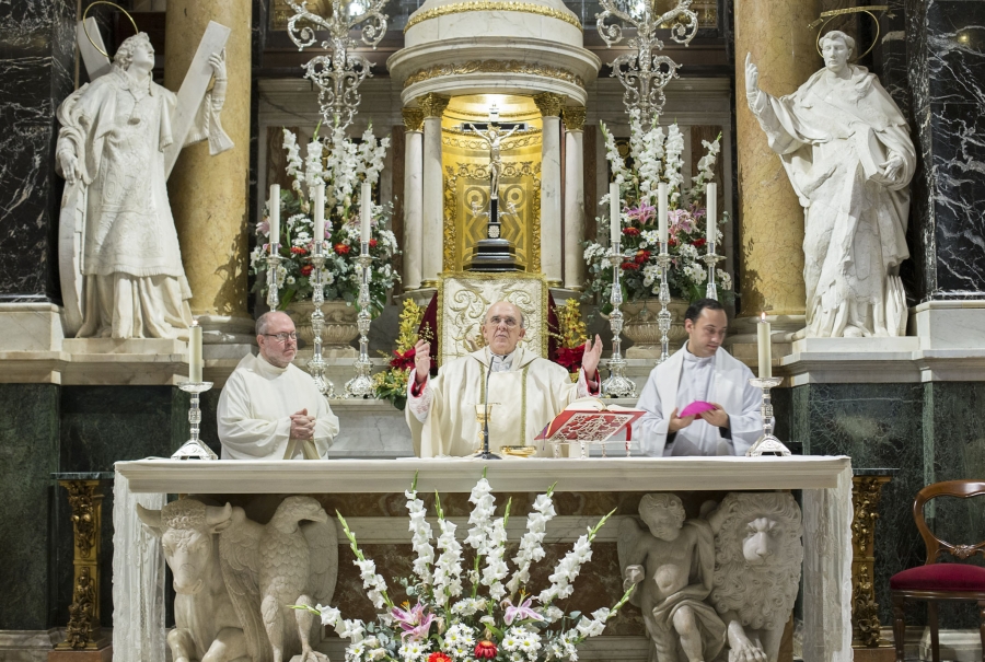 Monseñor Osoro participa en Valencia en el encuentro de Taizé y preside una misa en la Basílica de la Virgen