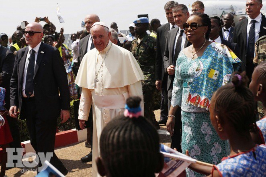 El Papa llega a la República Centroafricana como mensajero de paz y apóstol de esperanza