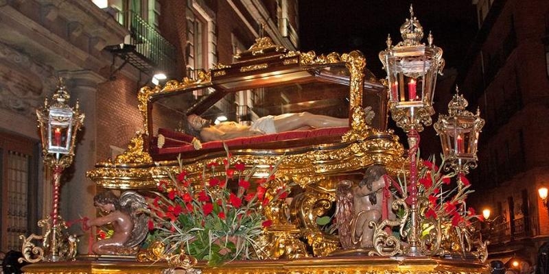 La archicofrad&iacute;a del Santo Entierro celebra una Eucarist&iacute;a en Santa Cruz en la festividad de san Jos&eacute;