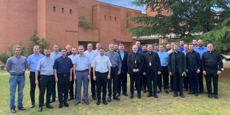 Los sacerdotes del Ordinariato para los cat&oacute;licos orientales recuperan la presencialidad en su encuentro con el cardenal