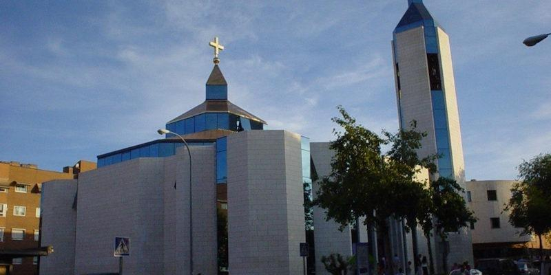 Santa Catalina Labour&eacute; recibe la visita pastoral de monse&ntilde;or Jes&uacute;s Vidal