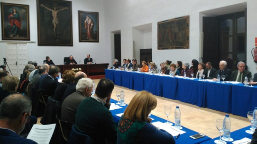 Monse&ntilde;or Mart&iacute;nez Camino particip&oacute; en Sevilla en el XIII Encuentro de Pensamiento Cristiano