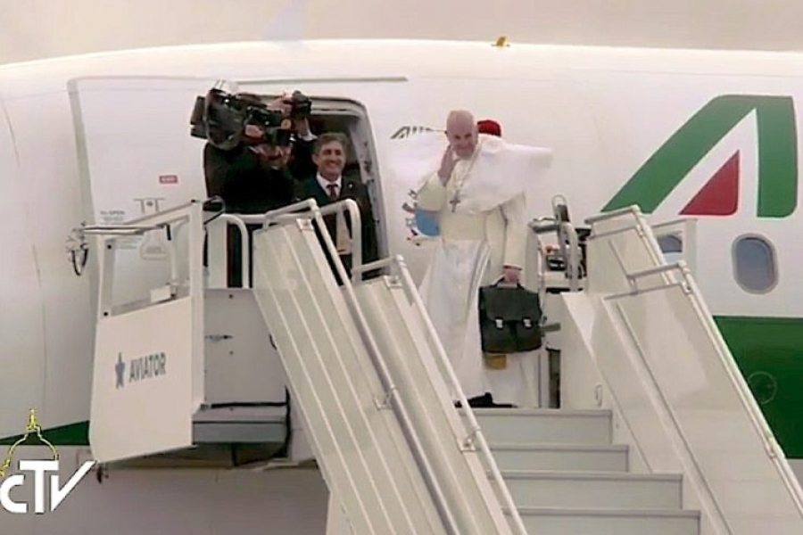 Francisco concluye su viaje a Suecia y regresa a Roma