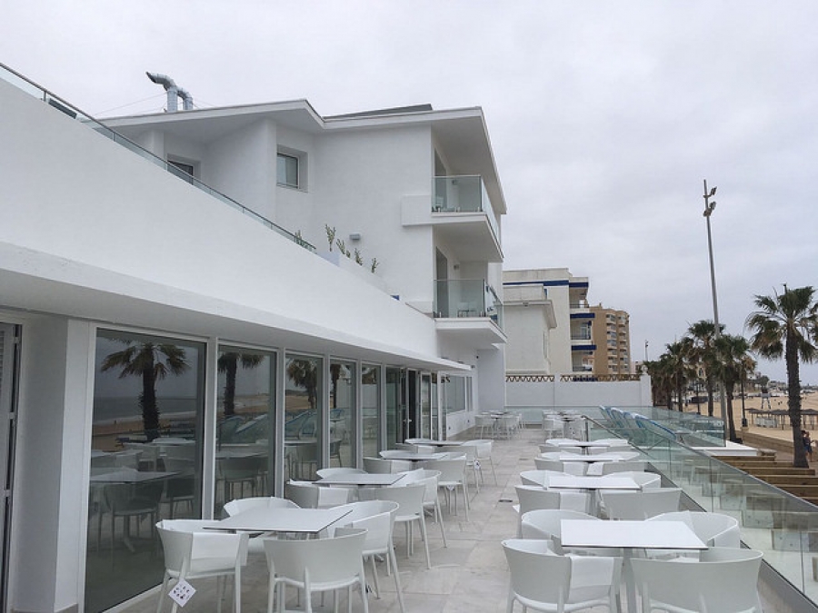 Hermandades pone a disposici&oacute;n del p&uacute;blico en general el Hotel AGAR&Oacute; Chipiona, los apartamentos AGAR&Oacute; Cambrils y las piscinas San Miguel