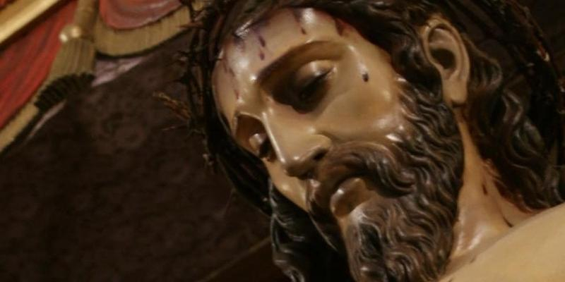 El Santísimo Cristo de la Esperanza recorre el centro de Madrid en un vía crucis procesional el Viernes Santo