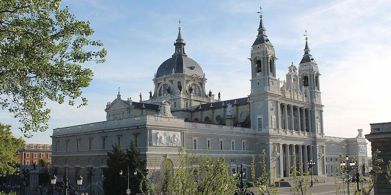 Cáritas Vicaría IV peregrina a la catedral de la Almudena con motivo de la II Jornada Mundial de los Pobres