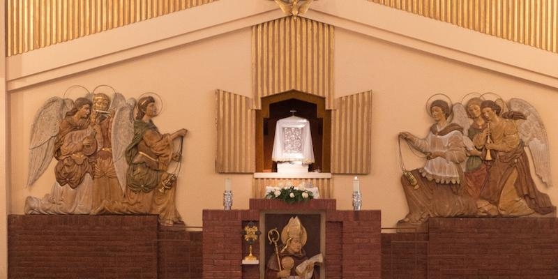 Juan Pedro Guti&eacute;rrez preside la toma de posesi&oacute;n del nuevo p&aacute;rroco de San Alberto Magno