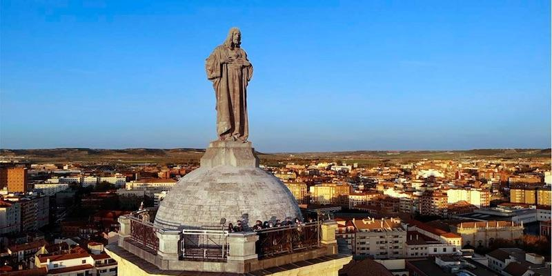Nuestra Se&ntilde;ora del Carmen de Pozuelo peregrina al santuario de la Divina Promesa en Valladolid