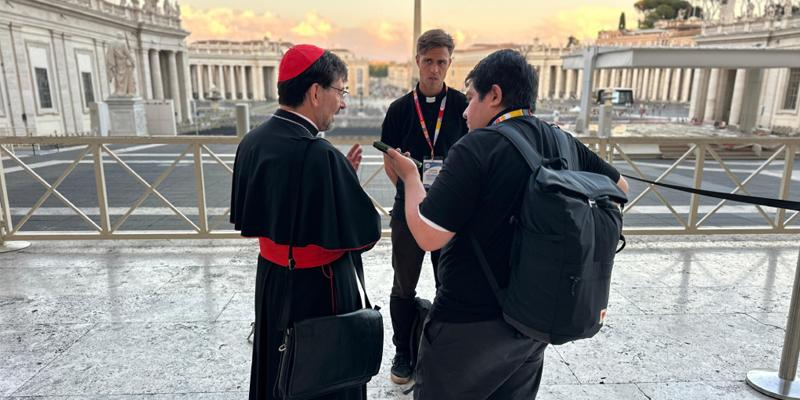 De Lisboa a Roma: el cardenal Cobo, arzobispo de Madrid, escucha, acompaña y camina con los jóvenes
