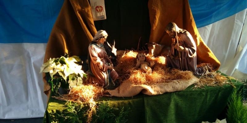 Sagrado Coraz&oacute;n de Jes&uacute;s instala una carpa con un Bel&eacute;n en la plaza de Prosperidad