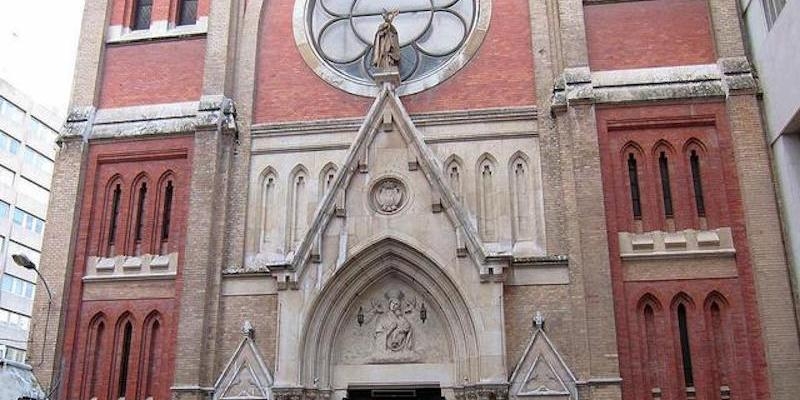 El vicario episcopal de la VII presenta al p&aacute;rroco de Nuestra Se&ntilde;ora del Perpetuo Socorro