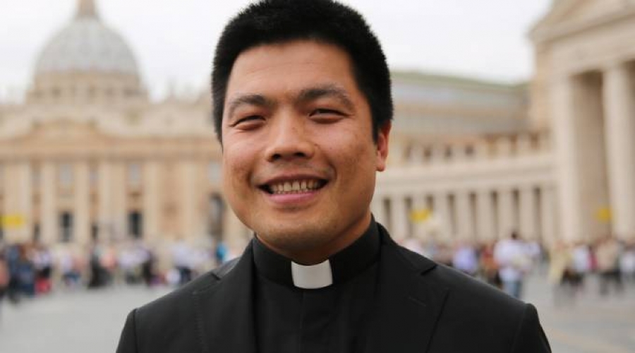 Sacerdote chino ordenado en la catedral de la Almudena: En mi pa&iacute;s vivimos una fe en silencio porque no somos libres