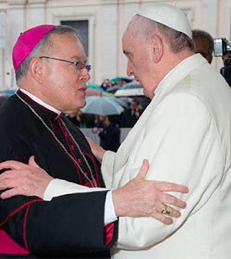 Mons. Chaput: Es un gran error encasillar palabras del Papa como liberales o conservadoras