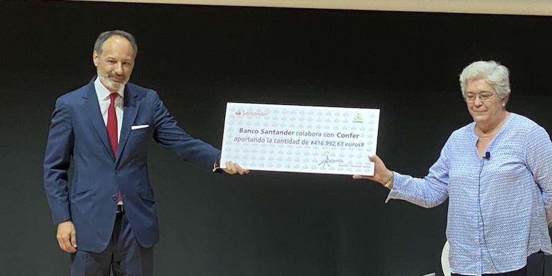 El Banco Santander entrega más de 400.000 euros para 15 proyectos solidarios de Cáritas, Confer y Manos Unidas