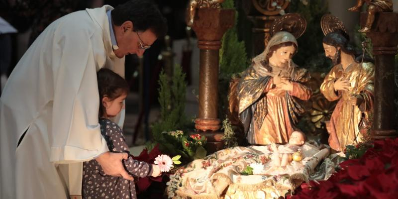 Cardenal Cobo en la Misa de la Sagrada Familia: «La Iglesia vive gracias a la vida de vuestras familias»