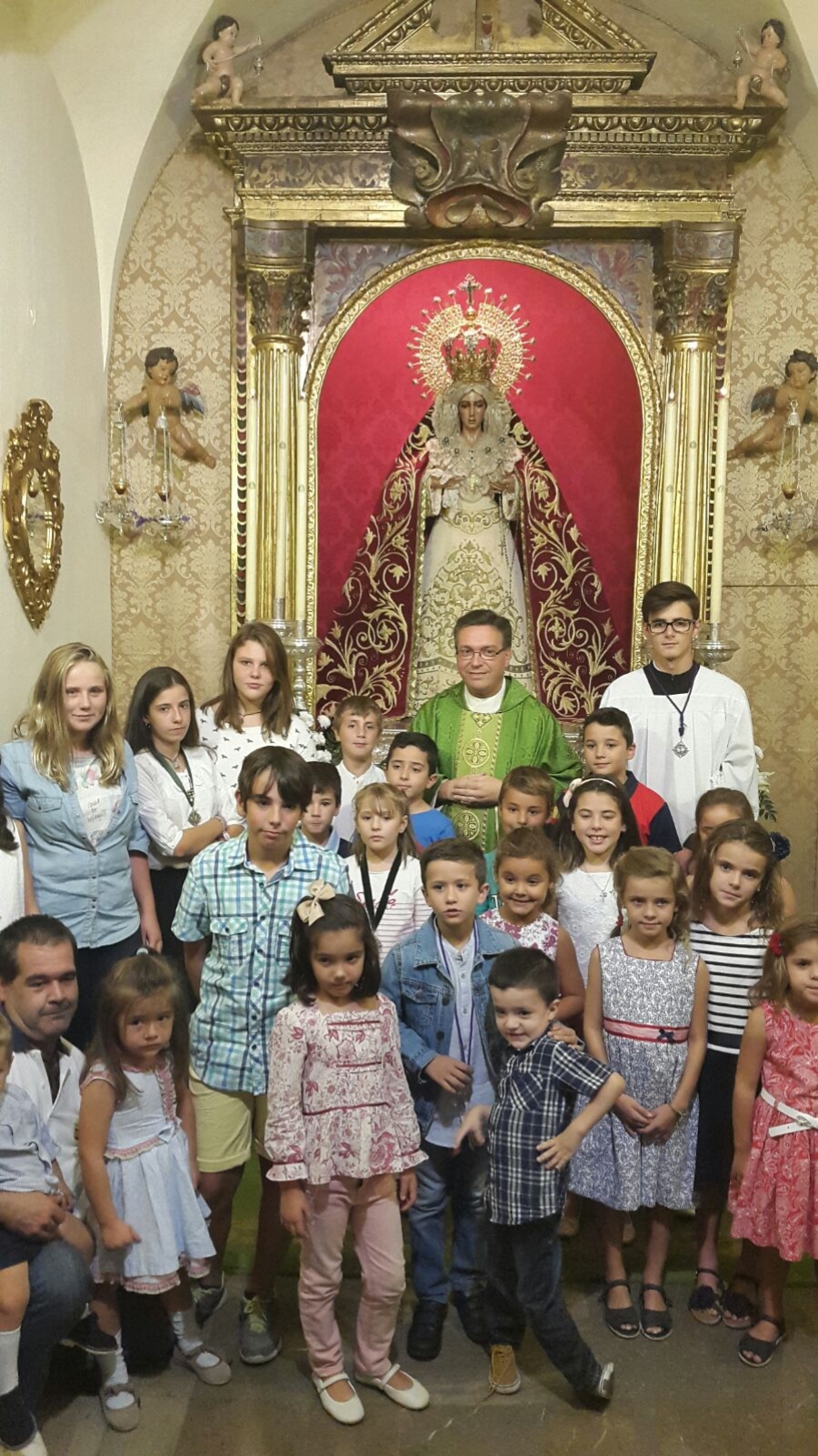 Misa mensual de los ni&ntilde;os de la Hermandad de Jes&uacute;s del Gran Poder y Esperanza Macarena