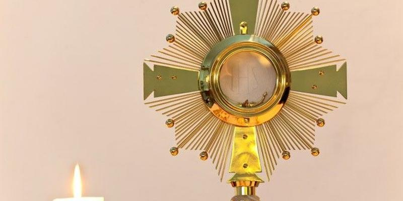 Nuestra Señora de las Nieves se hace presente en la calle en la solemnidad del Corpus Christi