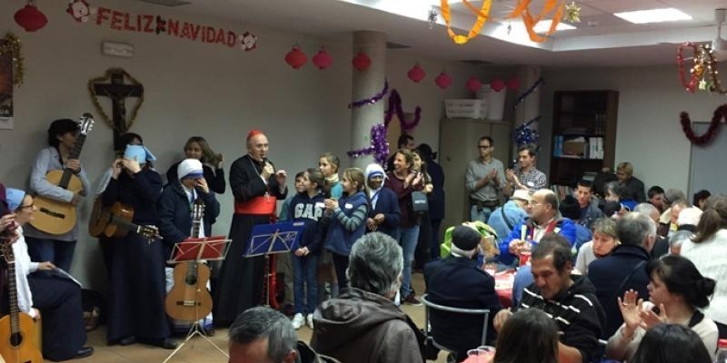 El cardenal Osoro visita en Navidad las casas de las Misioneras de la Caridad